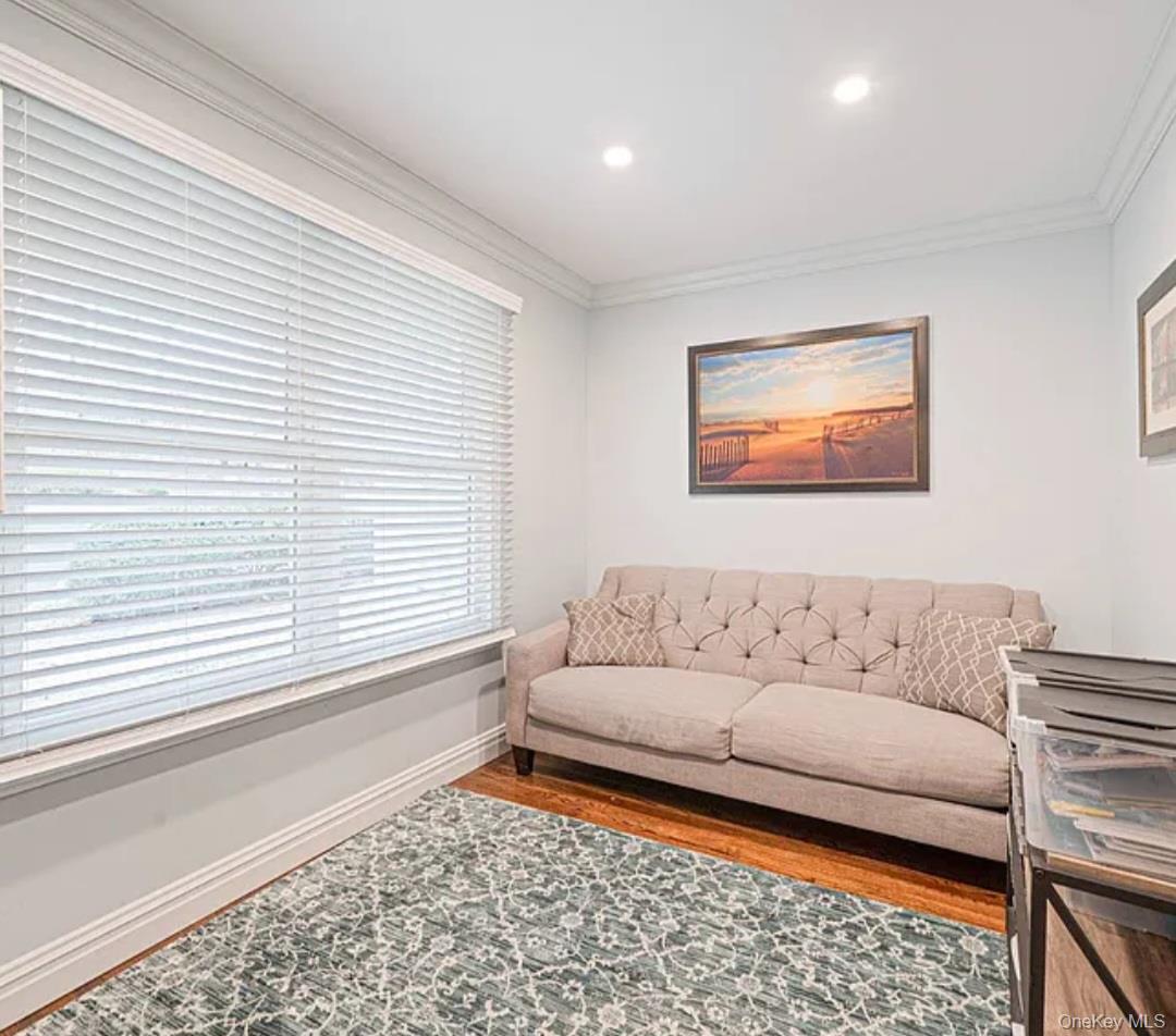 33 Brookfield Road Northport, NY 11768 - Photo 5 of 39