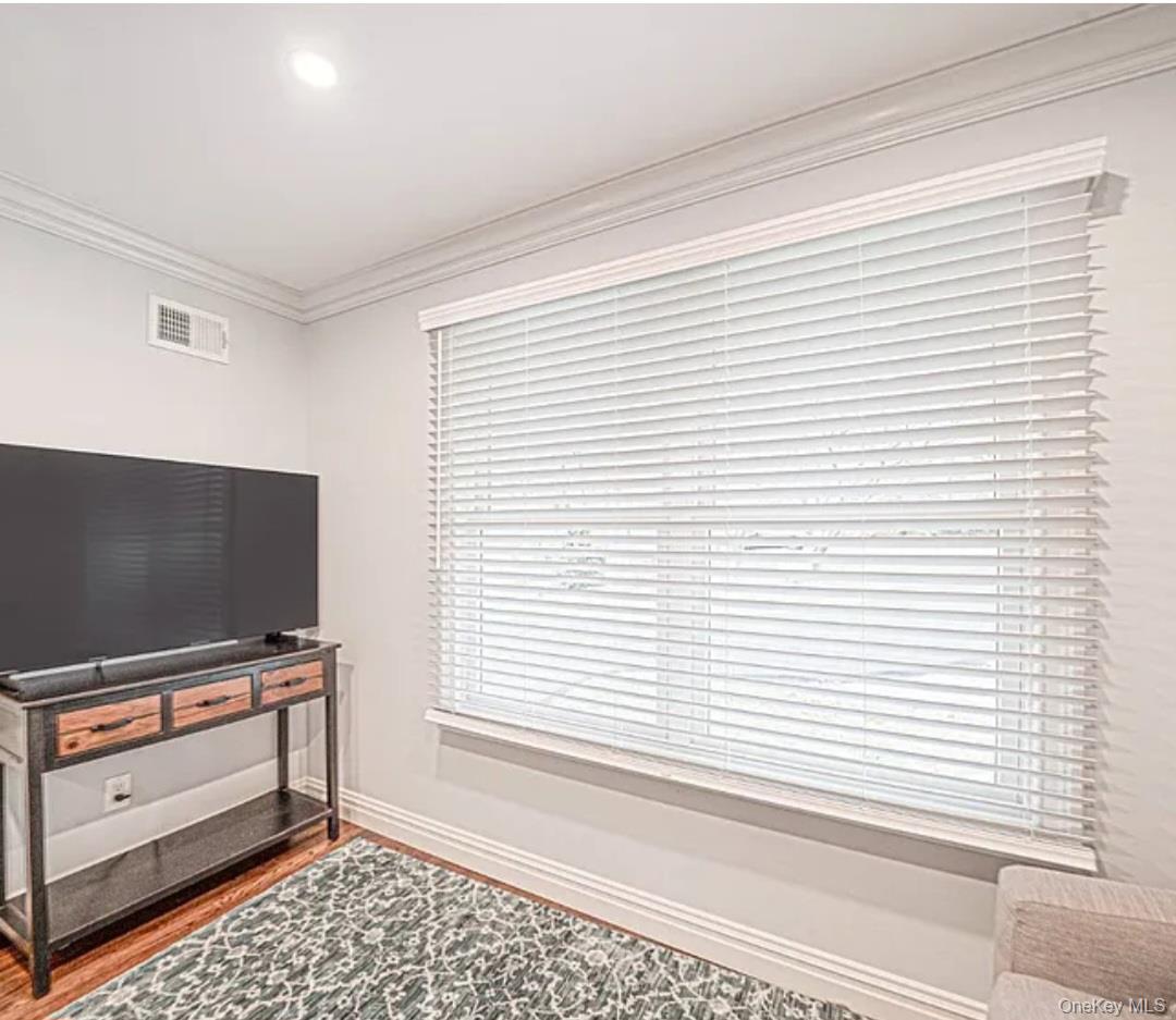 33 Brookfield Road Northport, NY 11768 - Photo 6 of 39