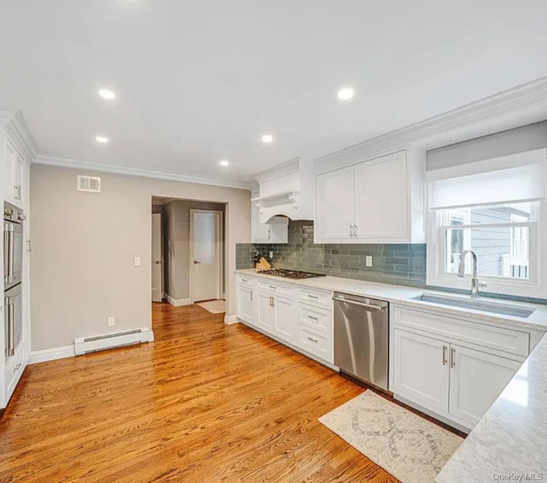 33 Brookfield Road Northport, NY 11768 - Photo 10 of 39