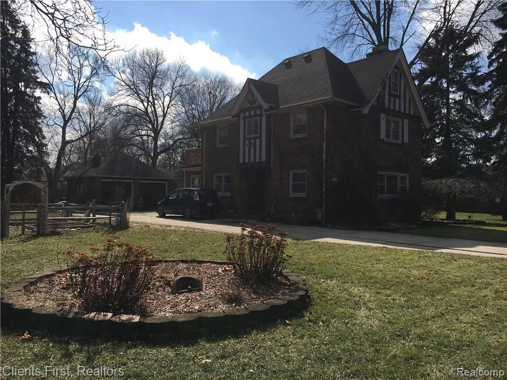 27157 Howell Road Redford, MI 48239 - Photo 2 of 46 IMG_4068.JPG