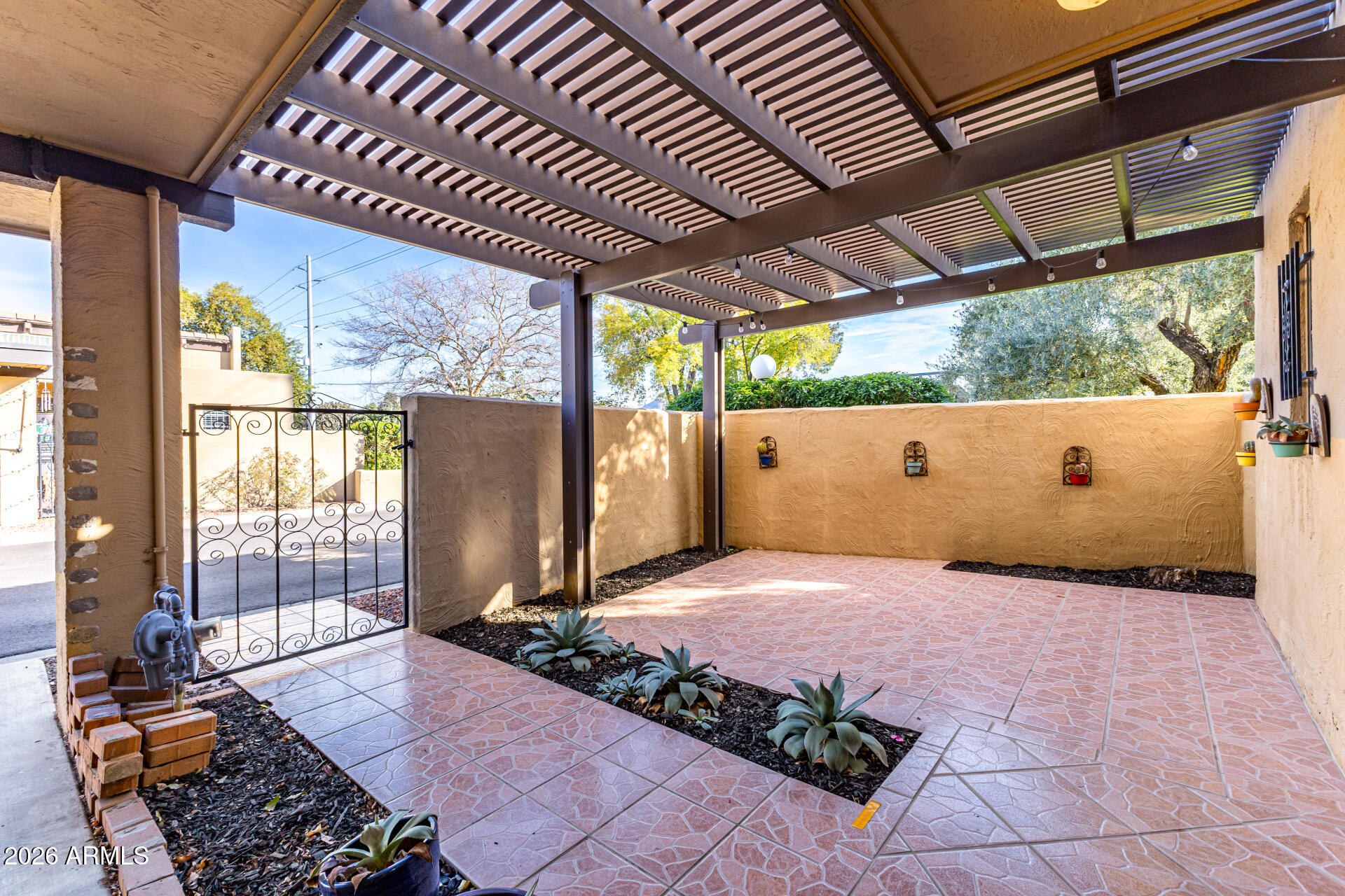 1149 East Rovey Avenue Phoenix, AZ 85014 - Photo 4 of 25