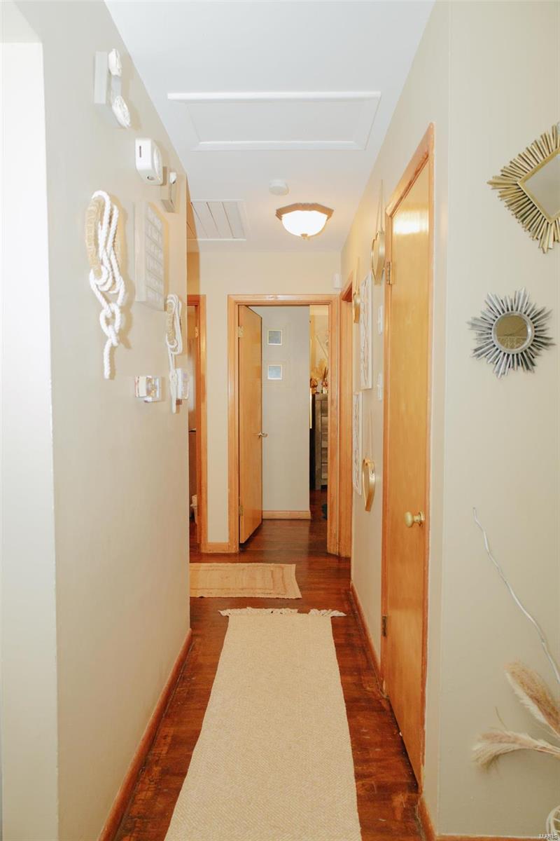 1002 Hutton Place Ferguson, MO 63135 - Photo 9 of 20