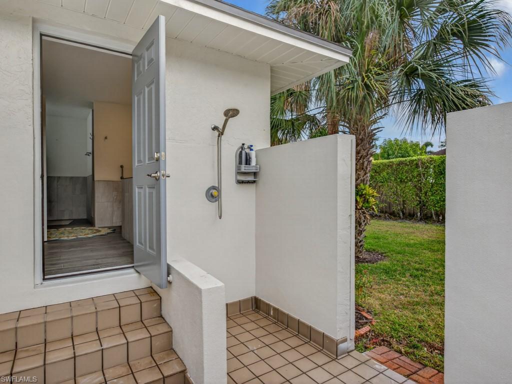 2264 Outrigger Lane Naples, FL 34104 - Photo 15 of 19