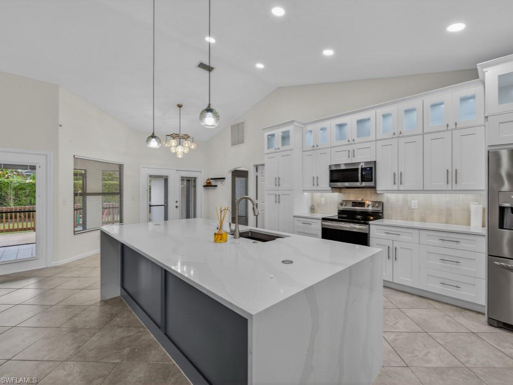 2264 Outrigger Lane Naples, FL 34104 - Photo 2 of 19