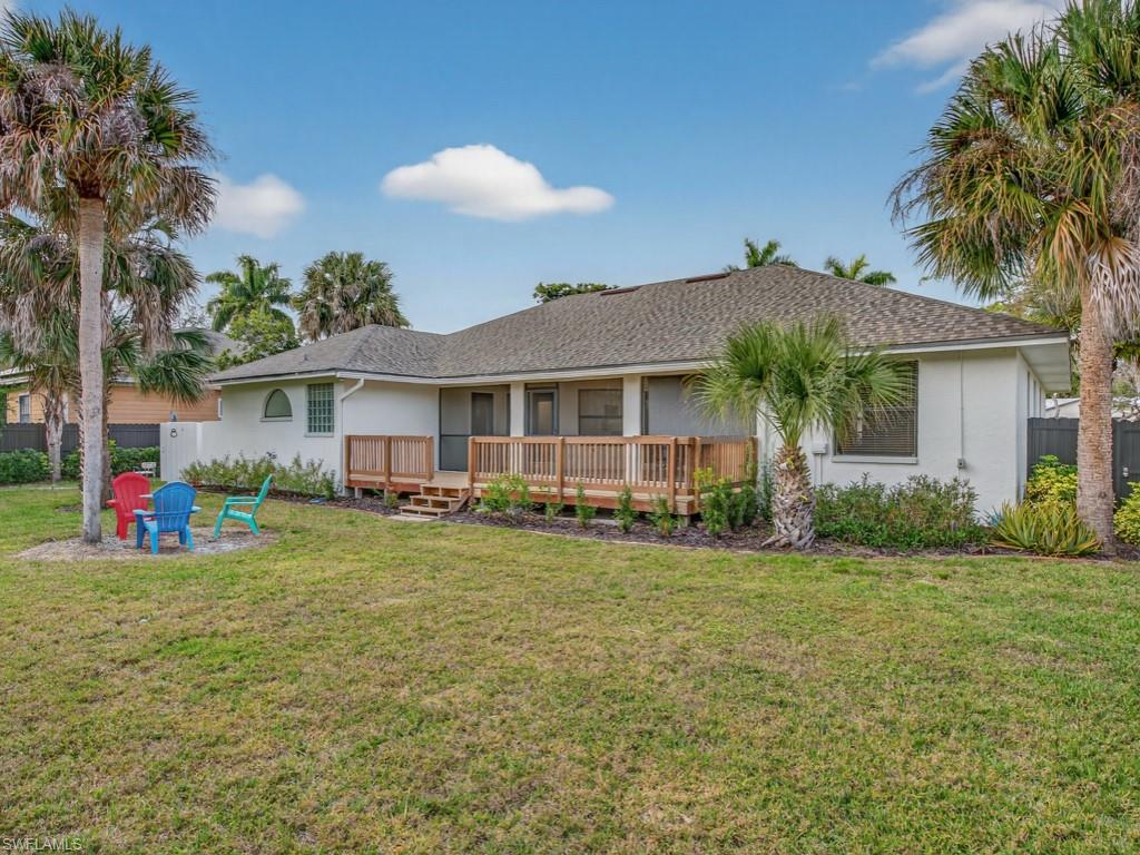 2264 Outrigger Lane Naples, FL 34104 - Photo 5 of 19