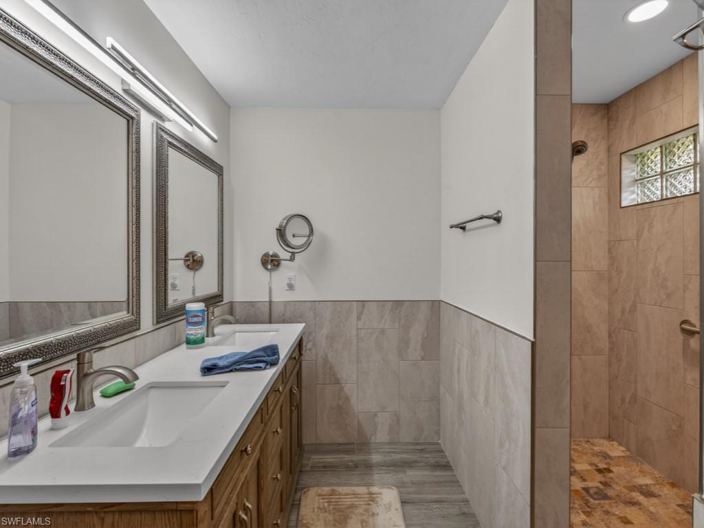 2264 Outrigger Lane Naples, FL 34104 - Photo 7 of 19