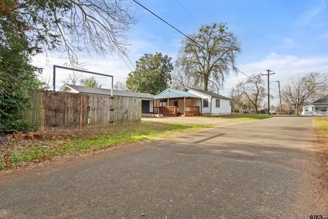 a house view with a outdoor space