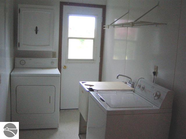 10151 East Fort Road Suttons Bay, MI 49682 - Photo 13 of 23 1730016-12.JPG