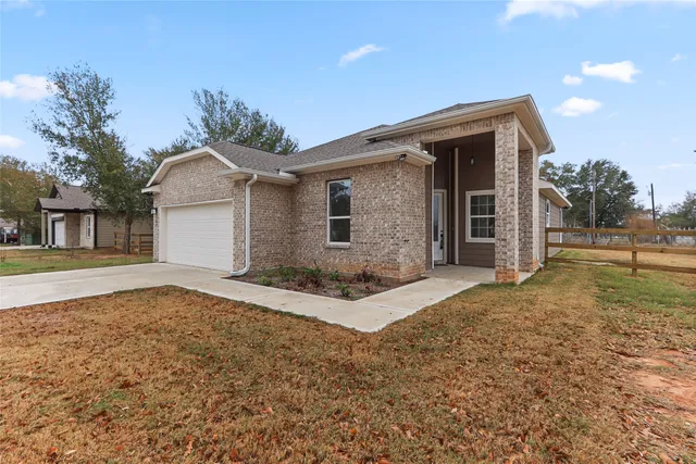 $339,999 | 702 Azalea Street, Waller, TX 77484