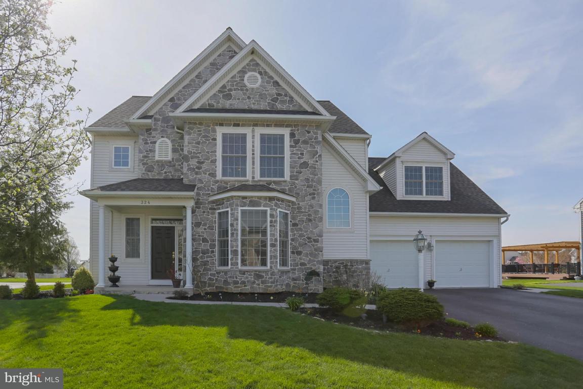 324 Cobblers Court Lititz, PA 17543 - Photo 1 of 44