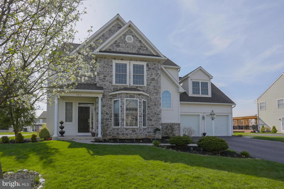 324 Cobblers Court Lititz, PA 17543 - Photo 2 of 44