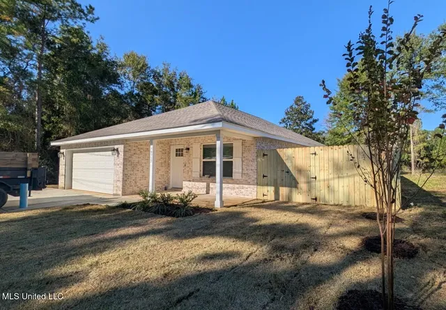 $245,000 | 10737 Linohau Way, Diamondhead, MS 39525