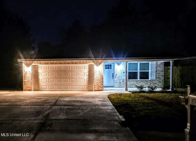 $239,500 | 10737 Linohau Way, Diamondhead, MS 39525