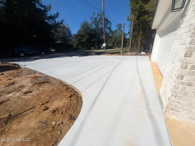 $239,500 | 10737 Linohau Way, Diamondhead, MS 39525