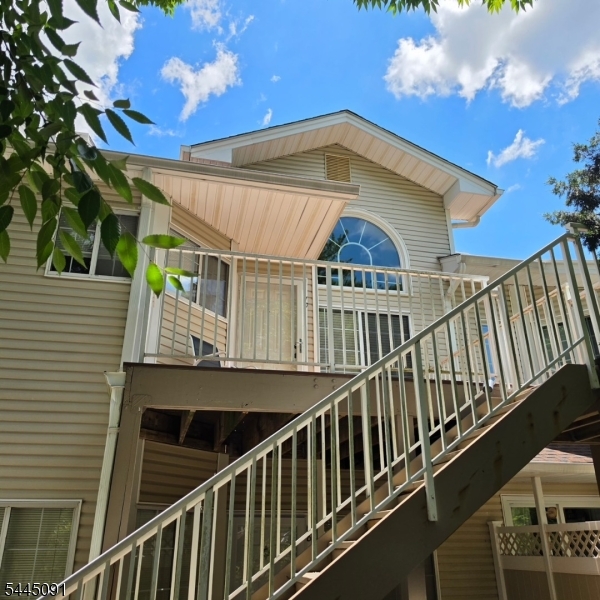 70 Academy Court Bedminster, NJ 07921 - Photo 3 of 10