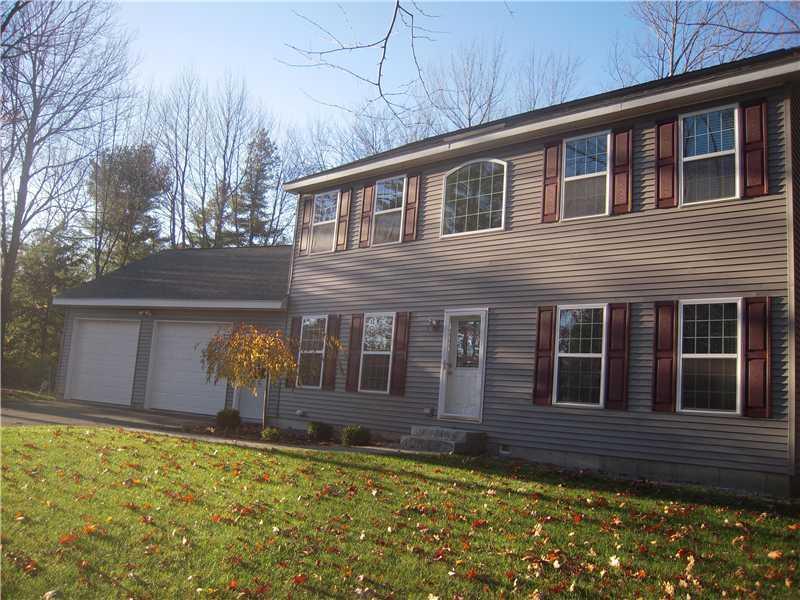 61 Lunt Road Falmouth, ME 04105 - Photo 1 of 16 Exterior Front.
