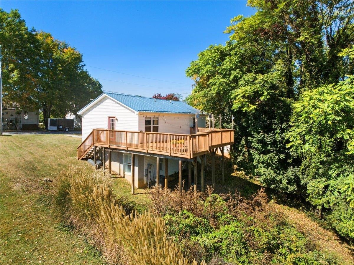 910 Gilbert Street Radford, VA 24141 - Photo 46 of 65 Gallery Image 46