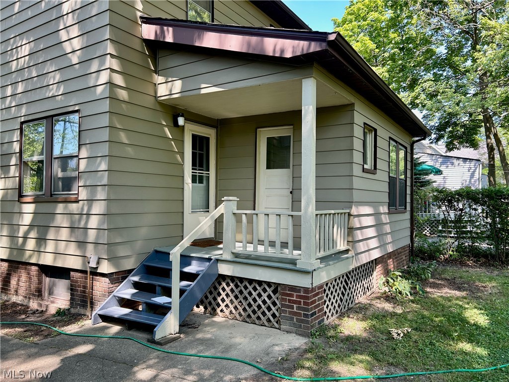 3266 Ormond Road Cleveland, OH 44118 - Photo 34 of 40 View of back porch and entry to kitchen