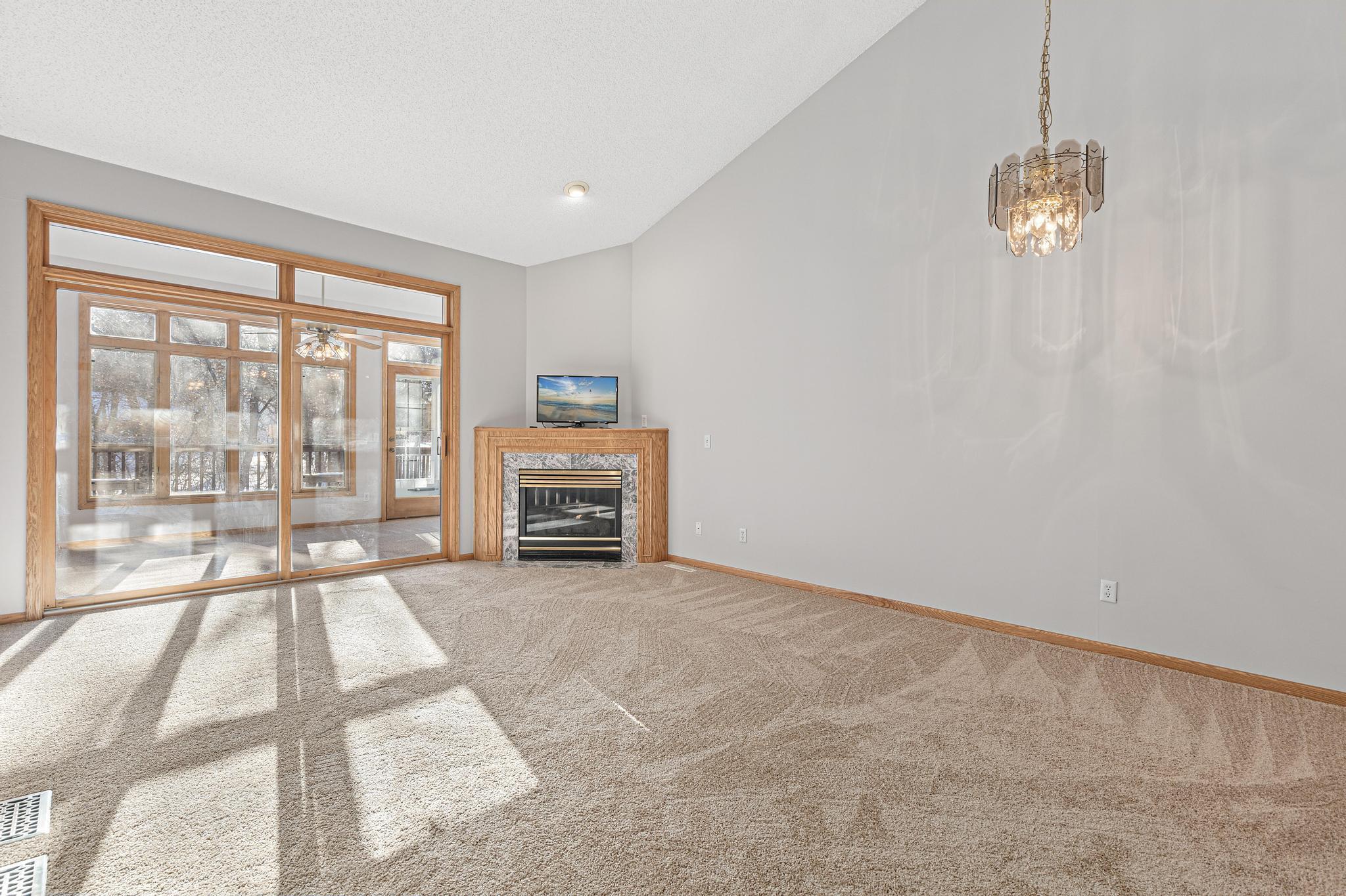 9615 Foley Boulevard Northwest Coon Rapids, MN 55433 - Photo 8 of 25