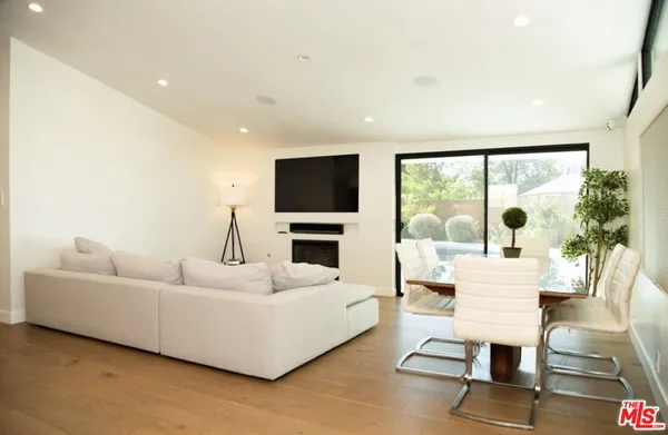 $5,999 | 6329 Jumilla Avenue, Woodland Hills, CA 91367