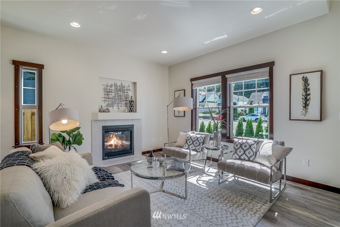3317 Rucker Avenue, Unit D Everett, WA 98201 - Photo 2 of 21 Gallery Image 2
