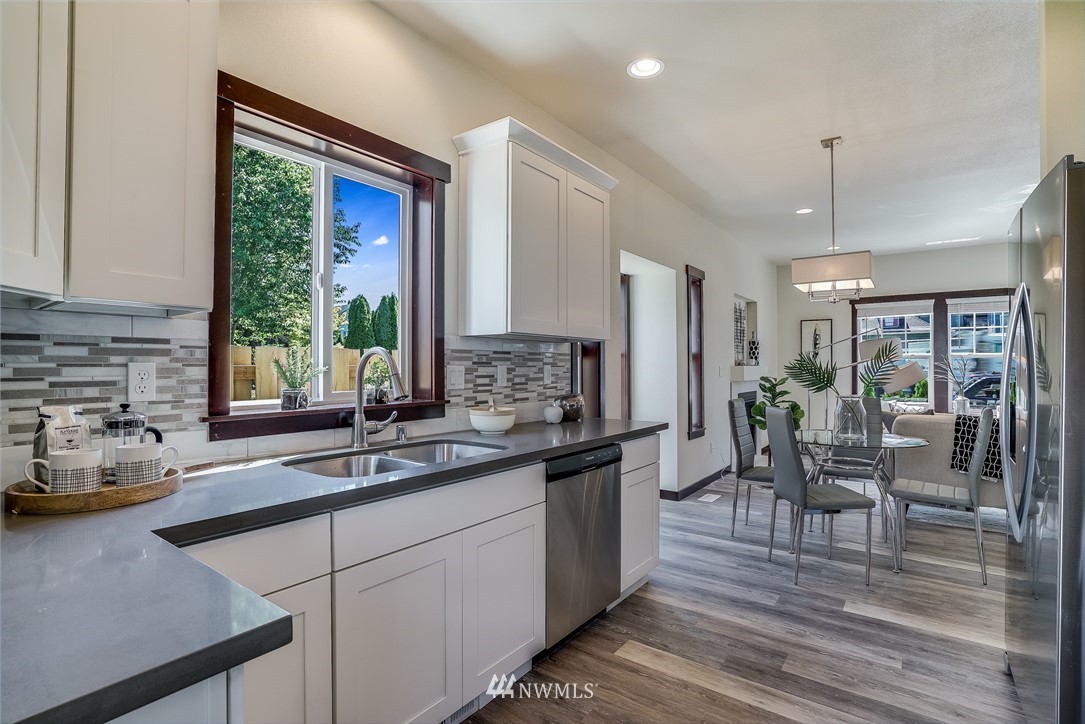 3317 Rucker Avenue, Unit D Everett, WA 98201 - Photo 6 of 21 Gallery Image 6