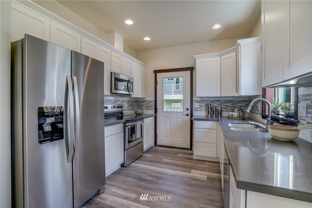 3317 Rucker Avenue, Unit D Everett, WA 98201 - Photo 7 of 21 Gallery Image 7