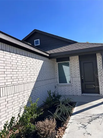 $1,990 | 9010 Cape Birdland Drive, Baytown, TX 77521