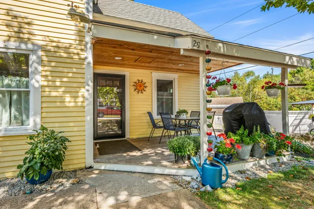 $265,000 | 29 Washington Street, Gorham, NH 03581