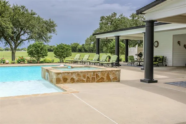 $1,500,000 | 8290 Ward Line Road, Lake Charles, LA 70607