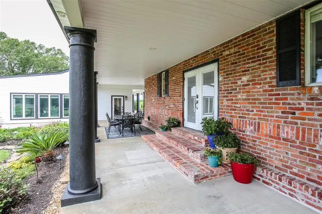 $1,500,000 | 8290 Ward Line Road, Lake Charles, LA 70607