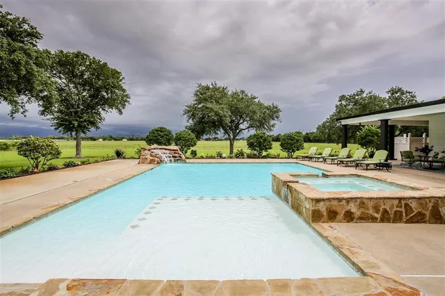 $1,500,000 | 8290 Ward Line Road, Lake Charles, LA 70607