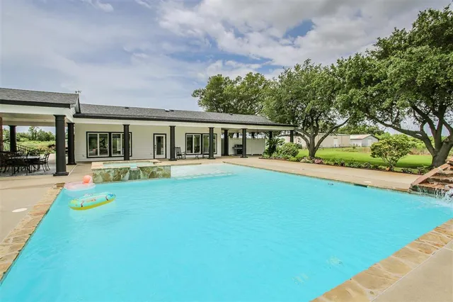 $1,500,000 | 8290 Ward Line Road, Lake Charles, LA 70607