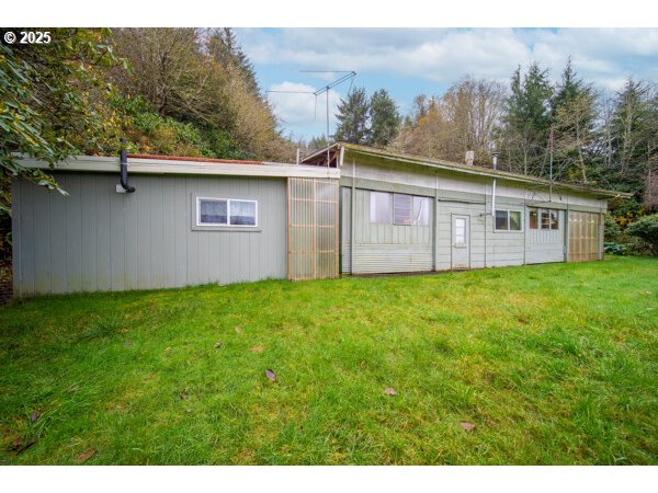 1900 Rowe Street Reedsport, OR 97467 - Photo 18 of 42 Accessory Dwelling Unit