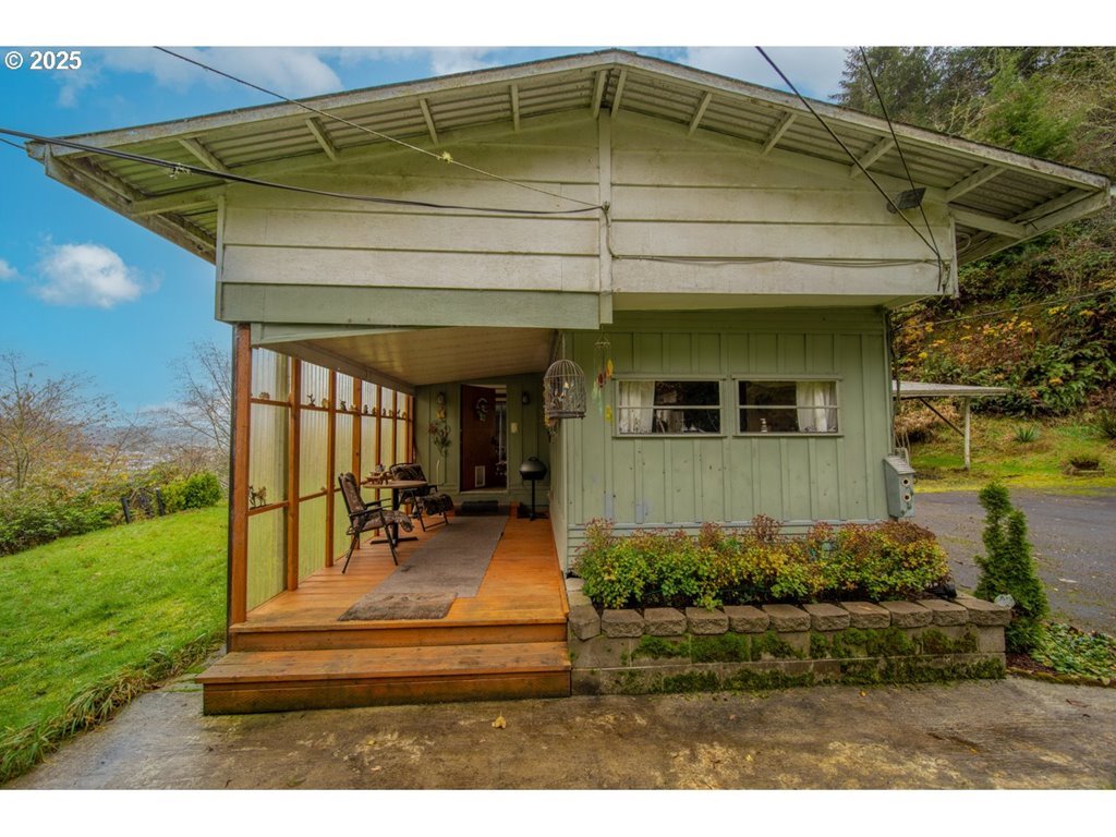 1900 Rowe Street Reedsport, OR 97467 - Photo 25 of 42 Exterior