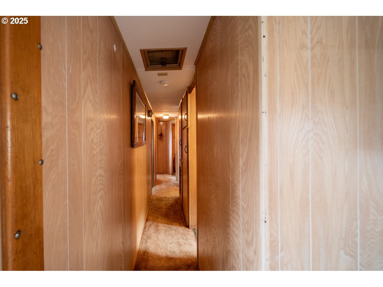 1900 Rowe Street Reedsport, OR 97467 - Photo 7 of 42 Hallway