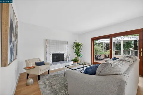 $1,199,000 | 218 Mountaire Circle, Clayton, CA 94517