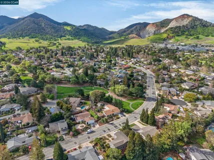 $1,199,000 | 218 Mountaire Circle, Clayton, CA 94517