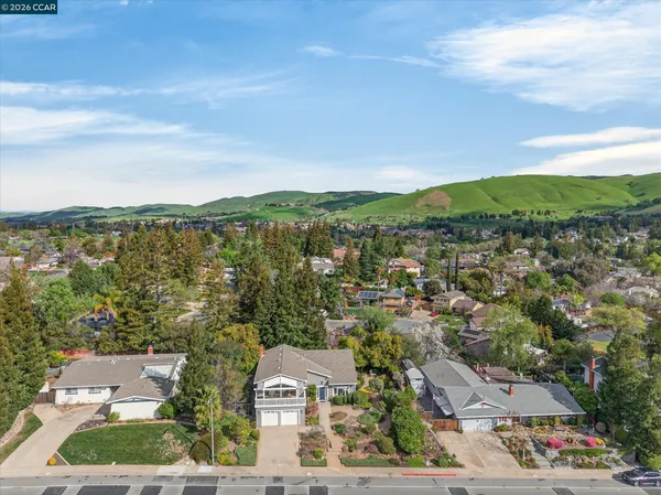 $1,199,000 | 218 Mountaire Circle, Clayton, CA 94517