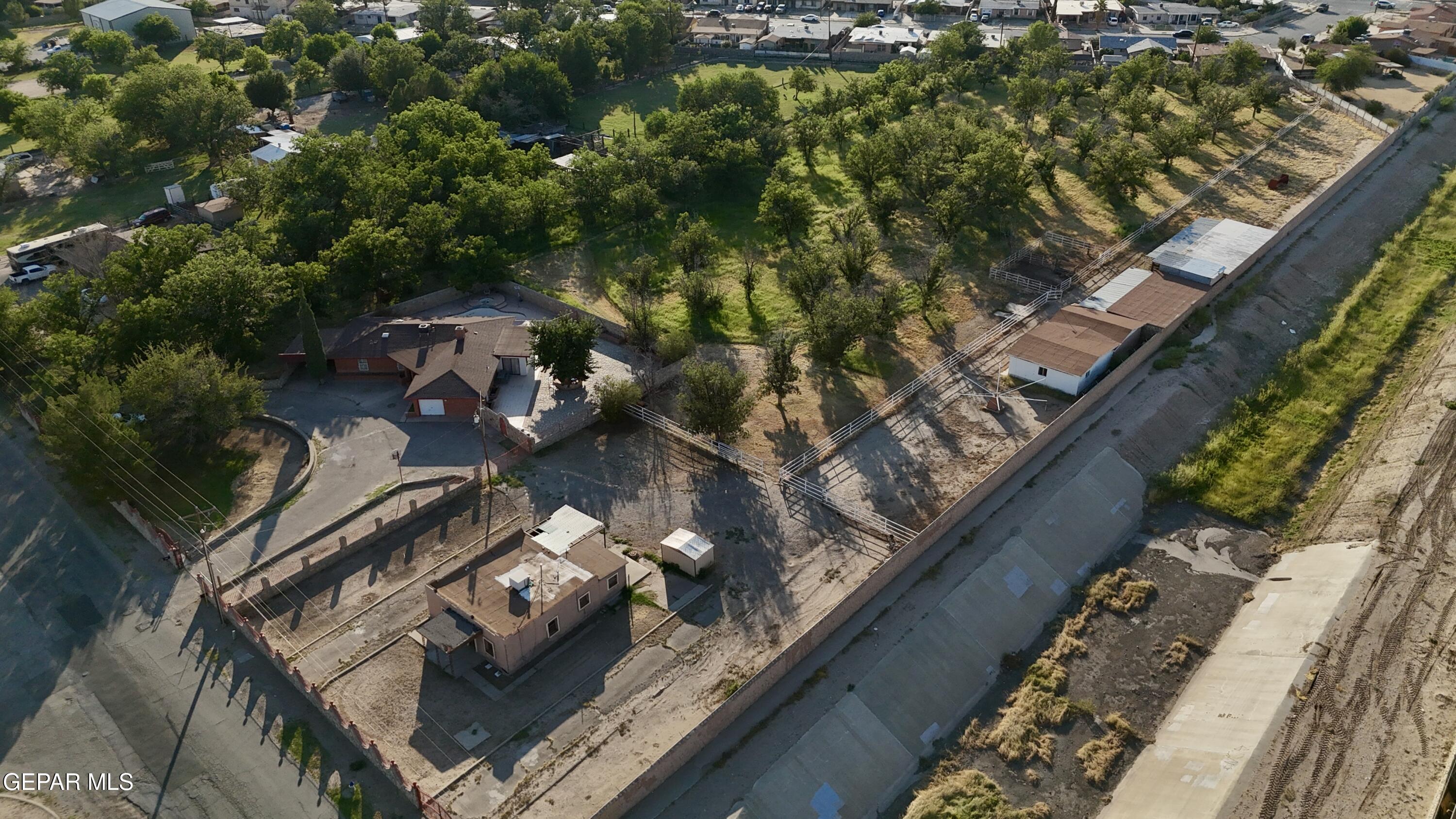 875 Le Barron Road El Paso, TX 79907 - Photo 2 of 14 a view of a balcony with chairs