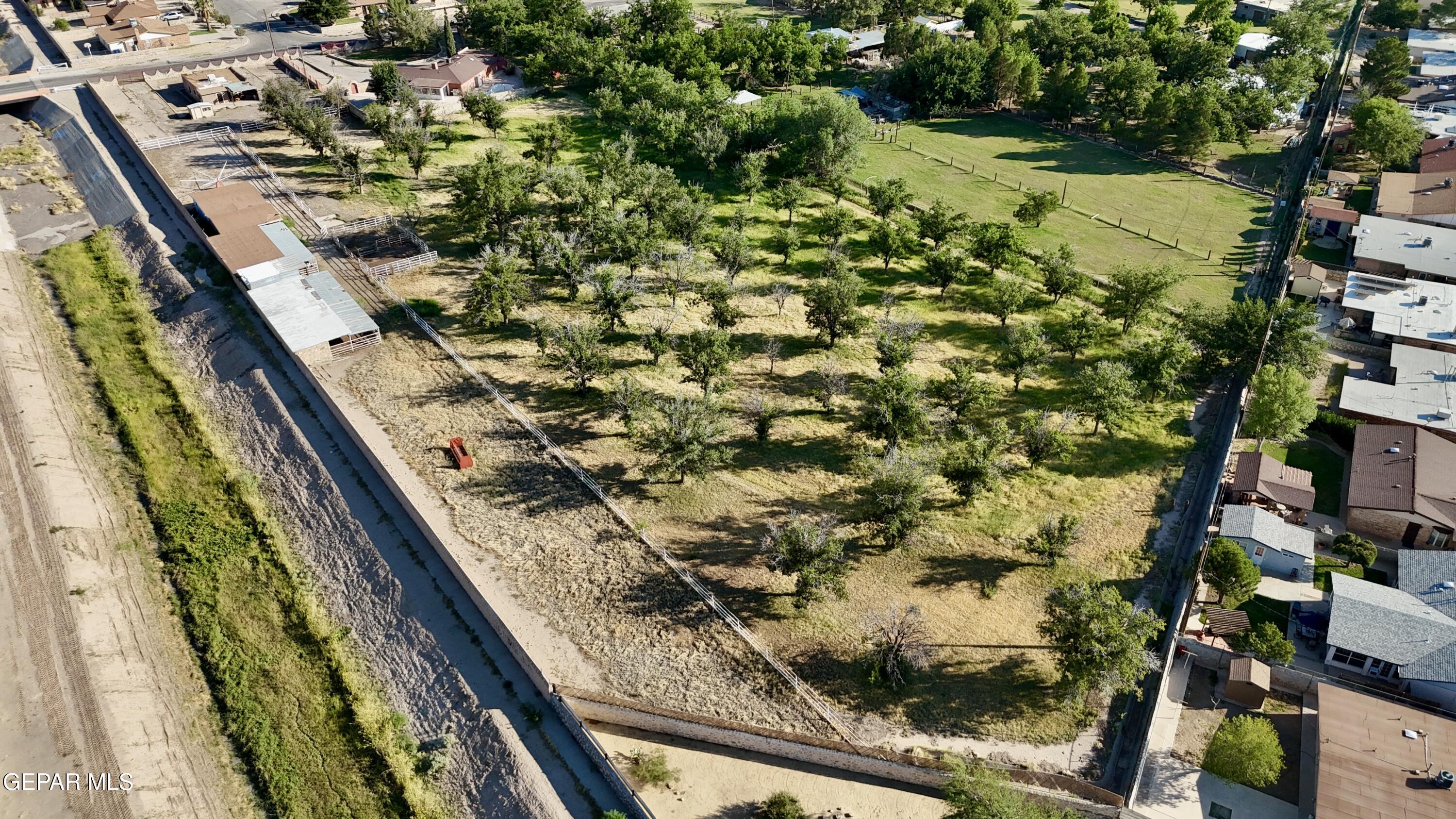 875 Le Barron Road El Paso, TX 79907 - Photo 4 of 14 a view of balcony with wooden floor