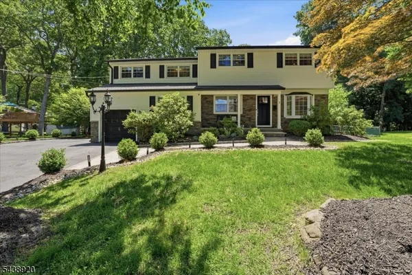 $772,000 | 3 Richard Drive, Mount Arlington, NJ 07856