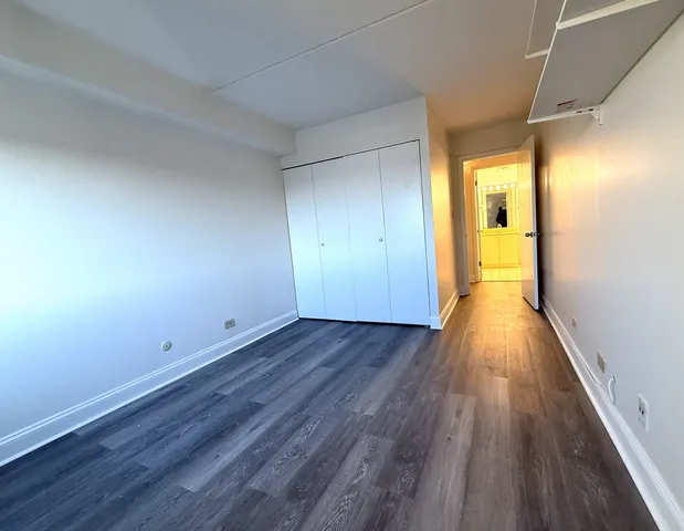 $2,050 | 6340 Americana Drive, Unit 722, Willowbrook, IL 60527