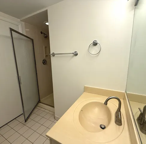 $2,050 | 6340 Americana Drive, Unit 722, Willowbrook, IL 60527