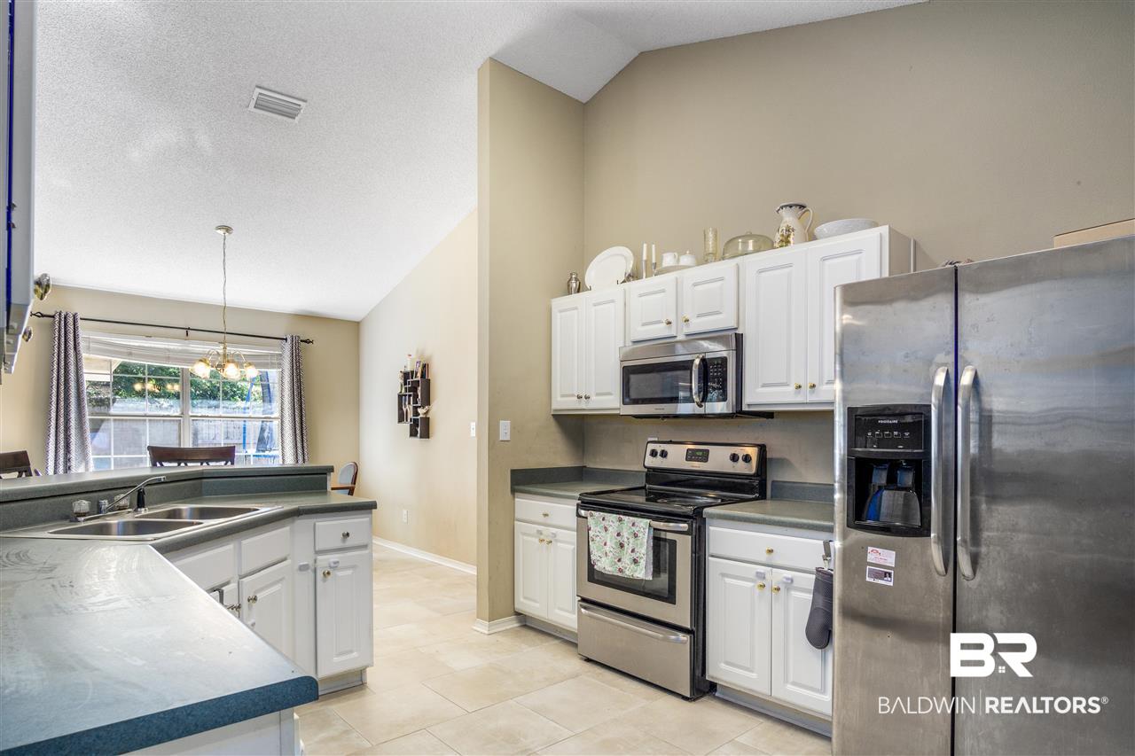 11178 Chablis Lane Daphne, AL 36526 - Photo 6 of 32 Kitchen
