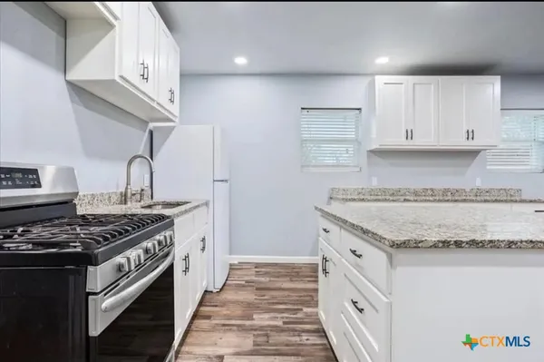 $1,050 | 117 South Emma, Unit B, Bartlett, TX 76511