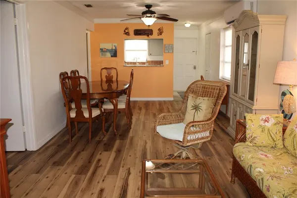 $1,750 | 5062 Live Oak Circle, Unit 5026, Bradenton, FL 34207