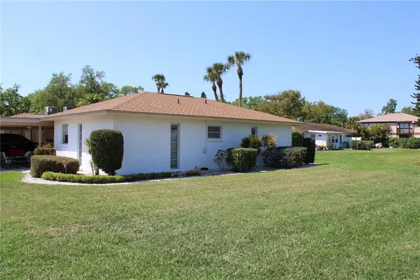 $1,750 | 5062 Live Oak Circle, Unit 5026, Bradenton, FL 34207