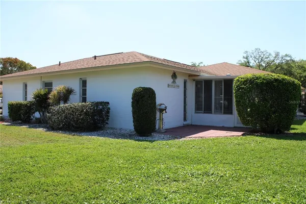 $1,750 | 5062 Live Oak Circle, Unit 5026, Bradenton, FL 34207