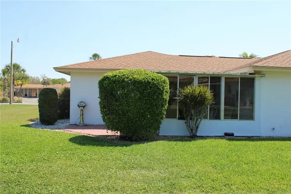 $1,750 | 5062 Live Oak Circle, Unit 5026, Bradenton, FL 34207